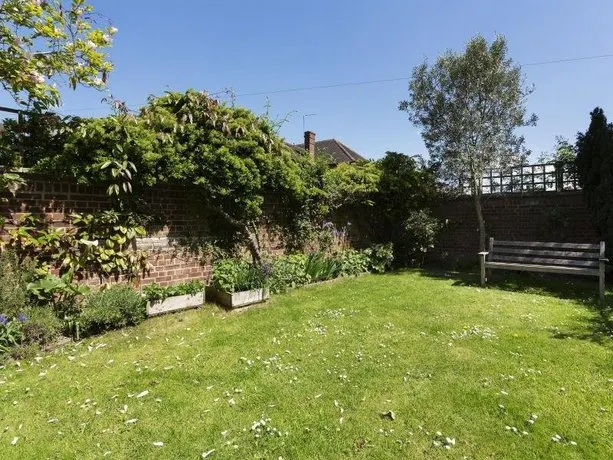Five Bed House on Chelmsford Square Kensal Rise - Image 1