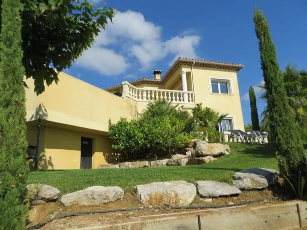 La Maison Jaune - Image 1