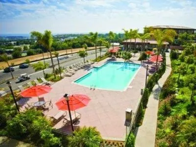 Hilton Grand Vacations Club At Marbrisa - Image 1