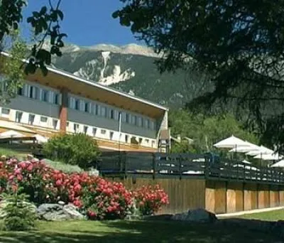 4 Saisons Resort & Spa - Image 1