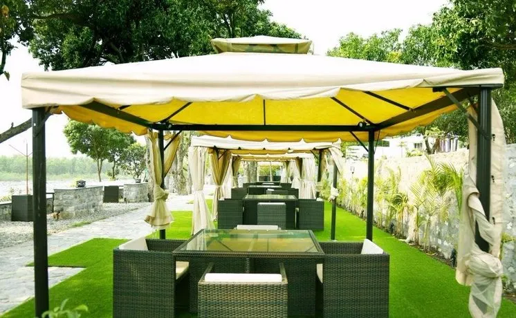 Kanwhizz Hum Tum Resort - Image 1