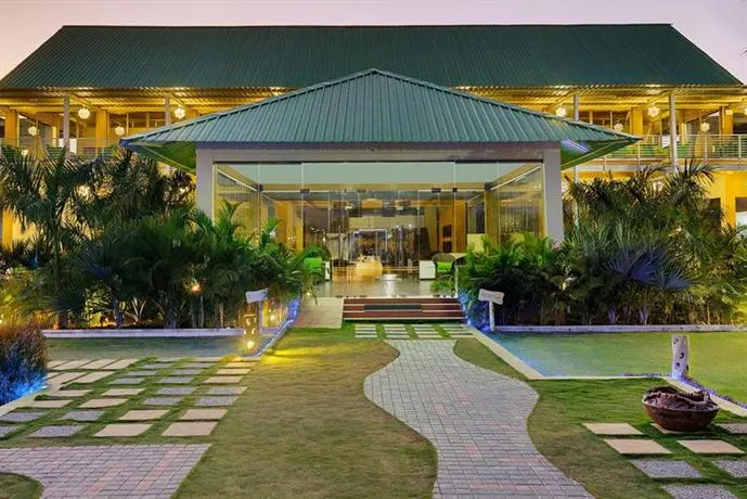 Aarohi Starz Club & Spa - Image 1