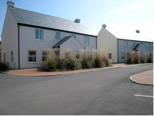 Tir gan Ean Holiday Village - Image 1