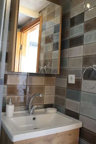 5 Tas Boutique Hotel - Image 1