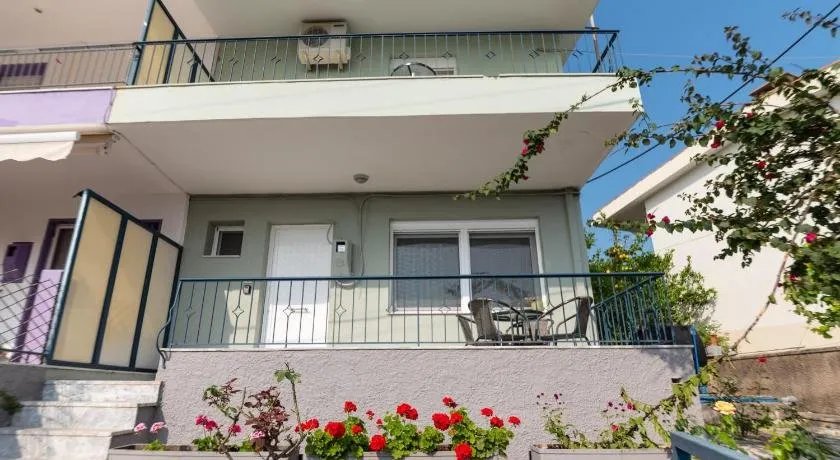 Akadimia Luxury Apartment - Image 1