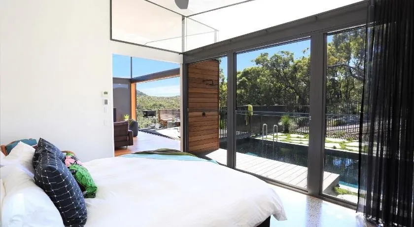 Leaf House - Image 1