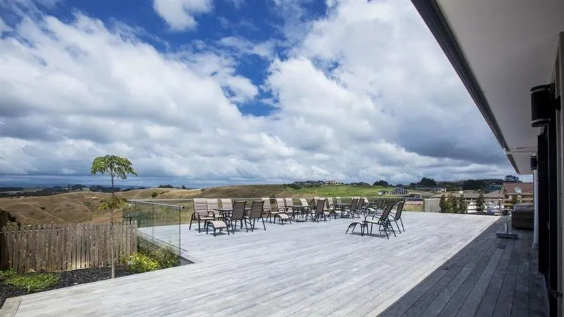 719 Holiday House - Image 1
