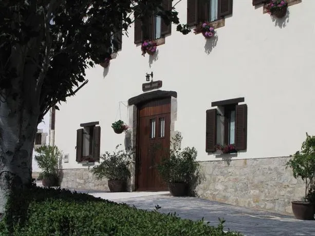 Hostal Rural Huartearena - Image 1