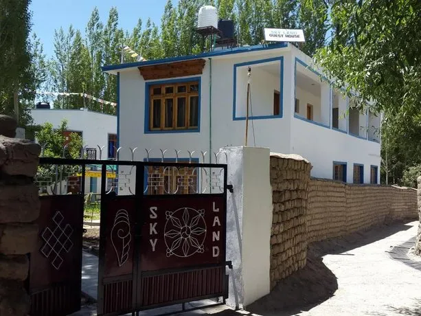 Skyland Guest House - Image 1