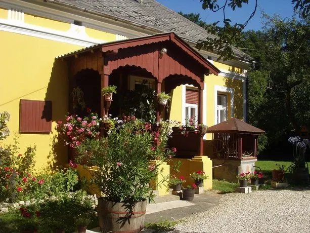 Liget Vendeghaz Oriszentpeter - Image 1