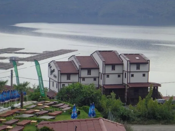 Aparthotel Seasons - Image 1