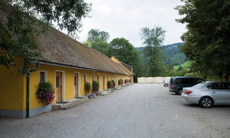 Murhof Hotel & Restaurant - Image 1