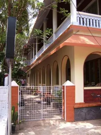 Paradise Inn Beach Resort - Image 1