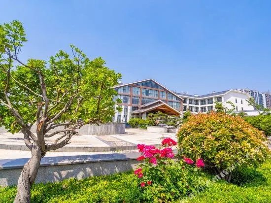 Lancui Lake Tian Mu Hot Spring Resort - Image 1