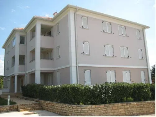 Monteneto Apartments - Image 1