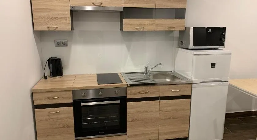 M70 Apartmanház - Image 1
