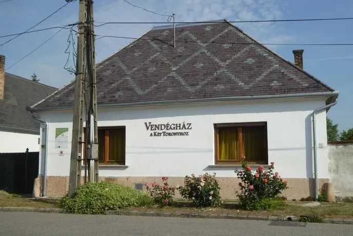 VENDéGHáZ A KéT TORONYHOZ - Image 1