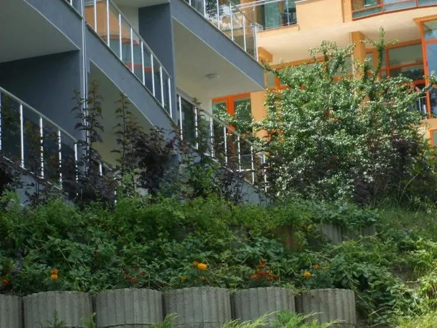 Golden Maria Apartment Yalta Complex - Image 1