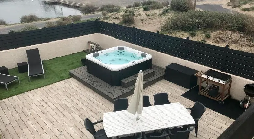 GREG’S BEACH HOUSE - Image 1