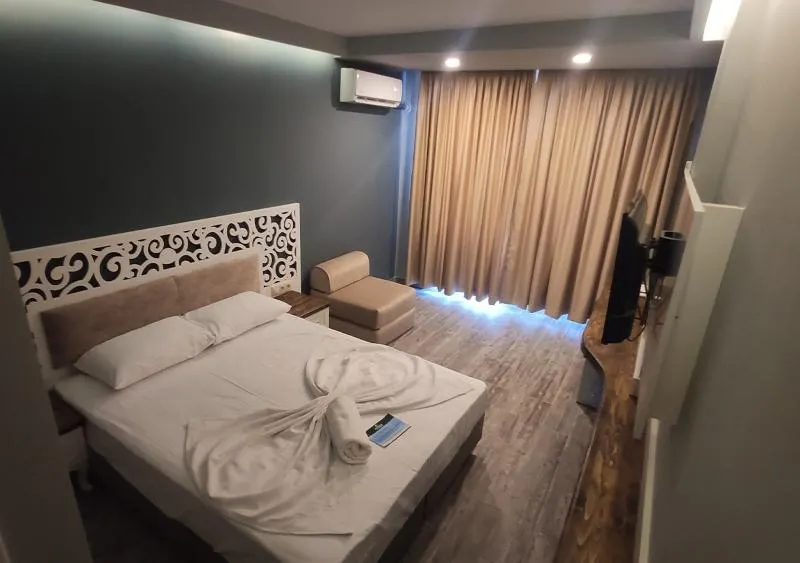 Kupala Beach Hotel - Image 1
