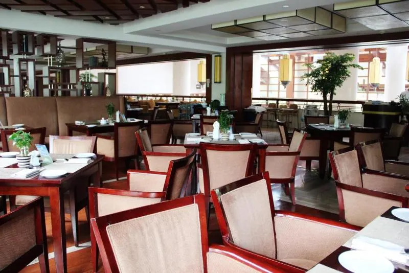 Deefly Zhejiang Hotel - Image 1