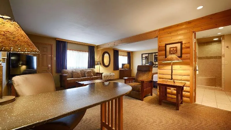 Best Western Starlite Village - Image 1