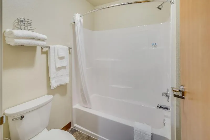 Aptel Studio Hotel - Image 1