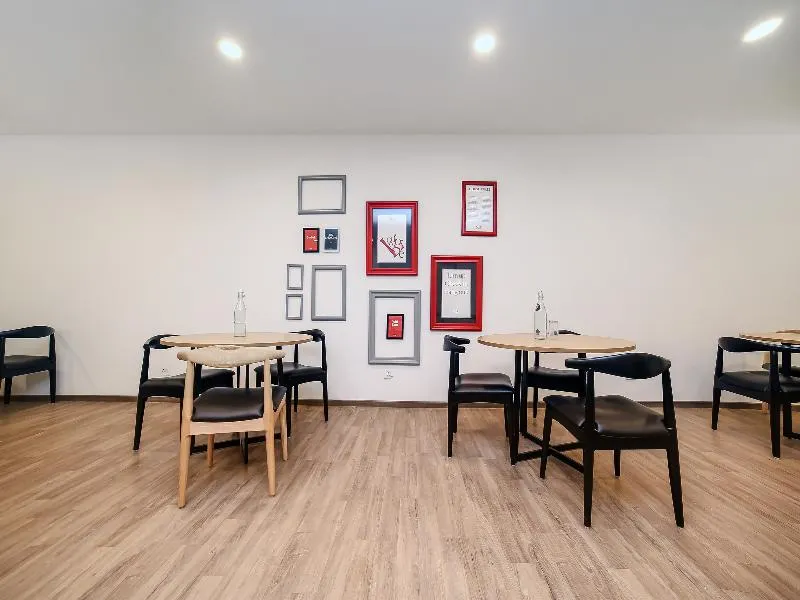 OYO Townhouse 067 Chattarpur - Image 1