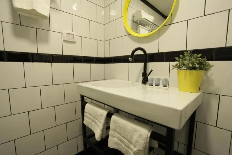 The White House Boutique Hotel - Image 1