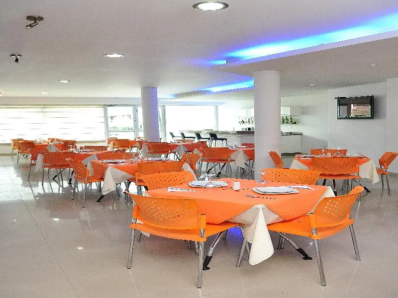Hotel Cuarta Avenida - Image 1