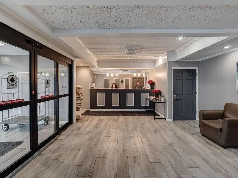 Eastland Suites Hotel & Conference Center - Urbana - Image 1