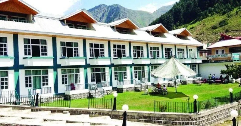 Pine Top Hotels Naran - Image 1
