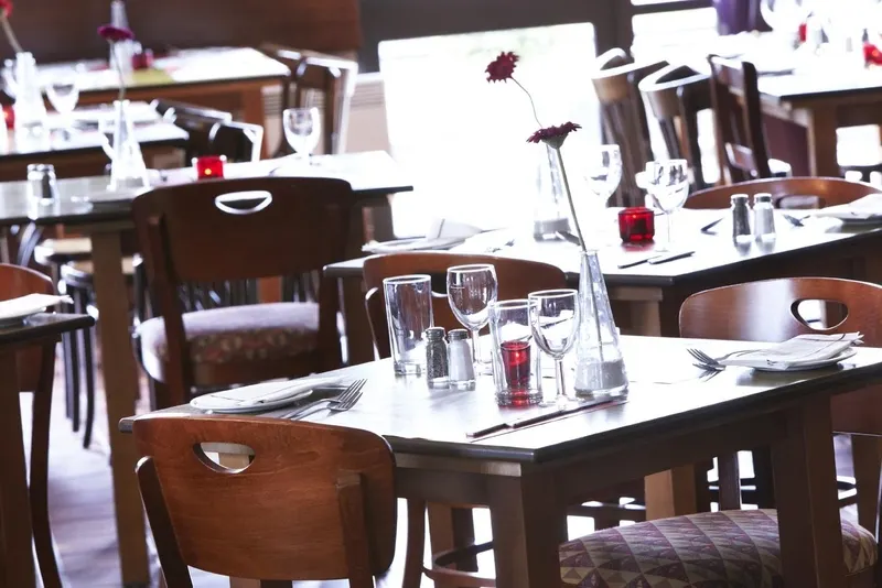 Hotel Campanile Cardiff - Image 1