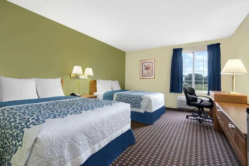 Days Inn by Wyndham Newton - Image 1