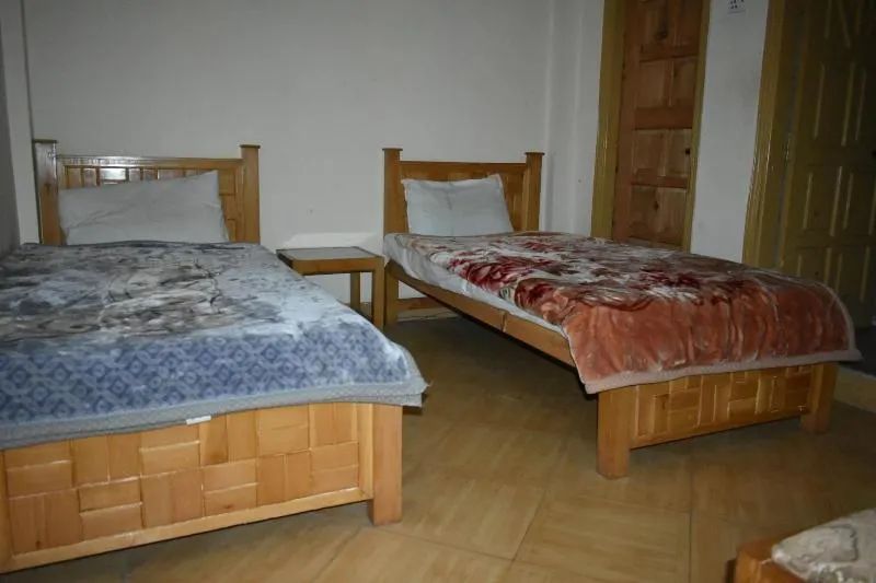 Kashmir Continental Hotel - Image 1