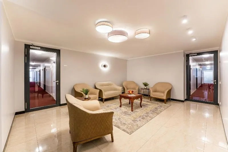 Palast Hotel - Image 1