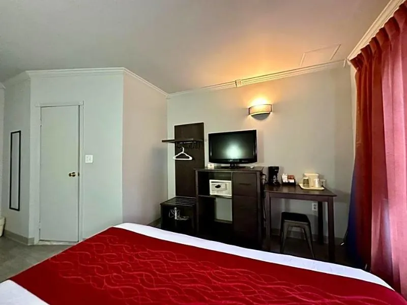 Heritage Hotel  - Image 1