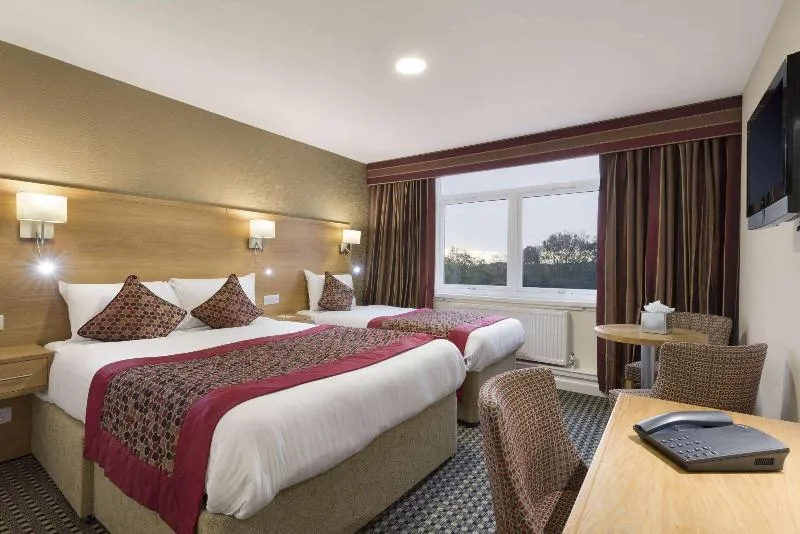 Park Hall Hotel and Spa Wolverhampton - Image 1