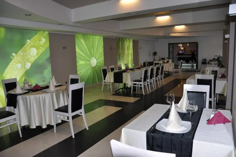 SunGarden Therme Hotel - Image 1