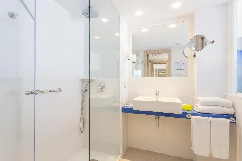 Caprice Janeiro Hotel & Spa - Image 1
