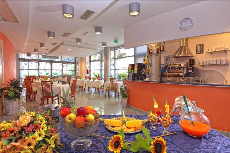 Hotel Antares - Image 1