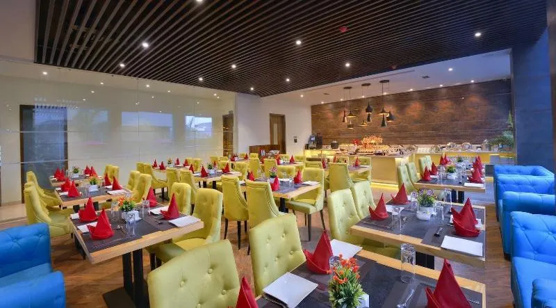 Hotel Royale Regent - Image 1