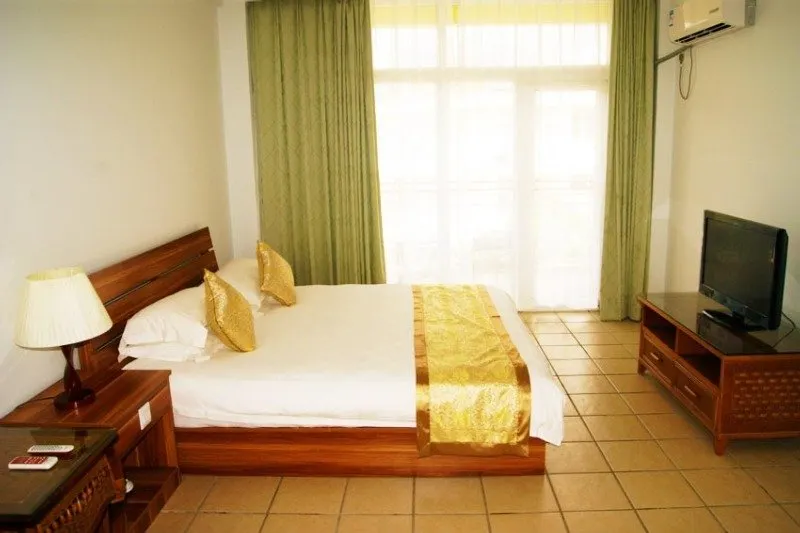 Yinyun Seaview Hotel - Image 1
