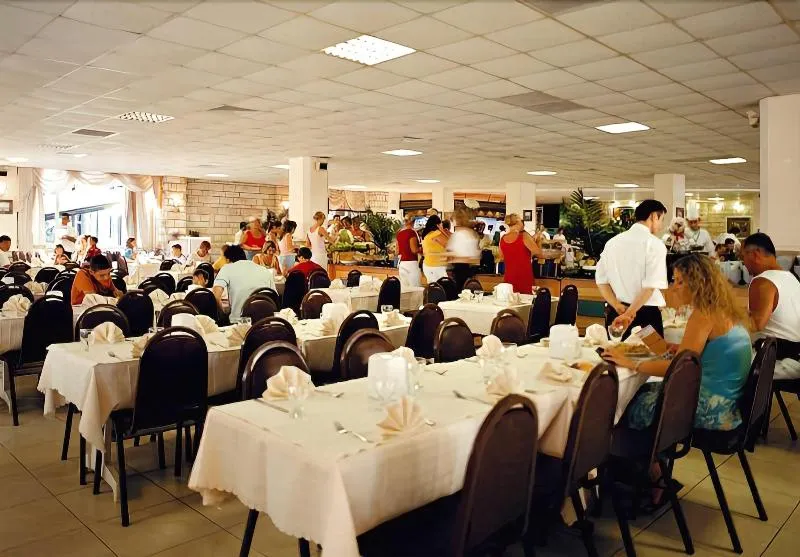 Pineta Club Hotel - Image 1