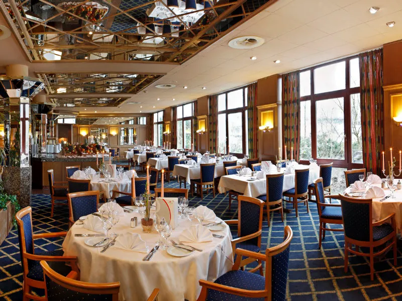Sunday Hotel Hannover - Image 1