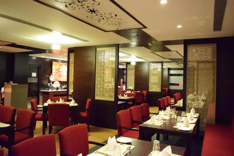Hotel Mumbai House - Image 1