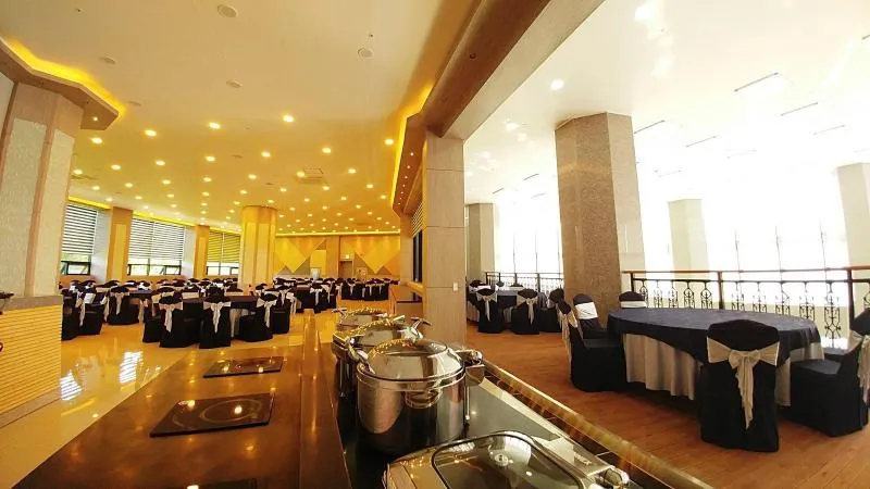 Yangyang International Airport Hotel - Image 1