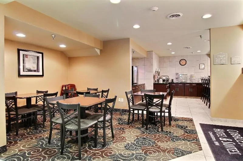 Cobblestone Hotel & Suites - Crookston - Image 1