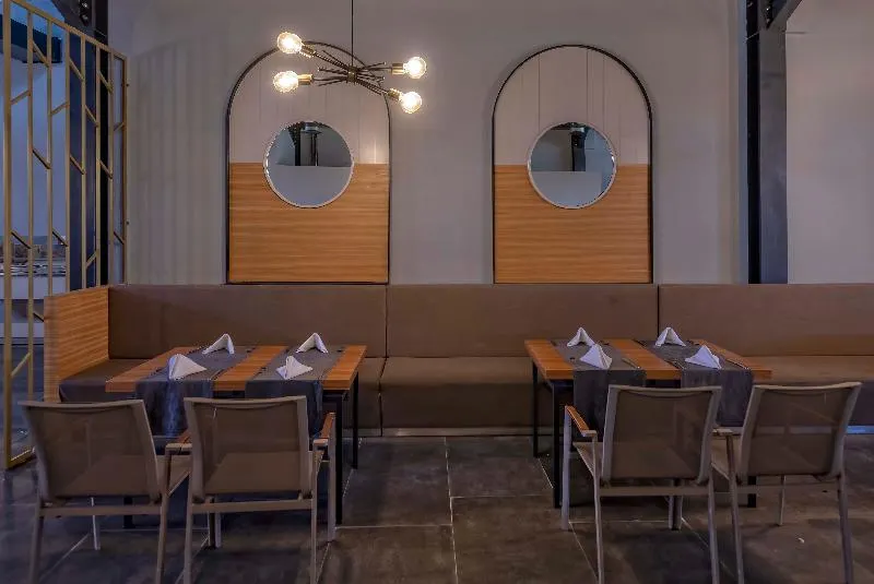 Zeyda Lara Hotel - Image 1