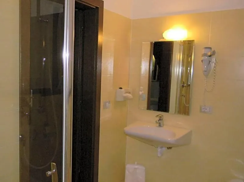 Hotel Bologna - Image 1